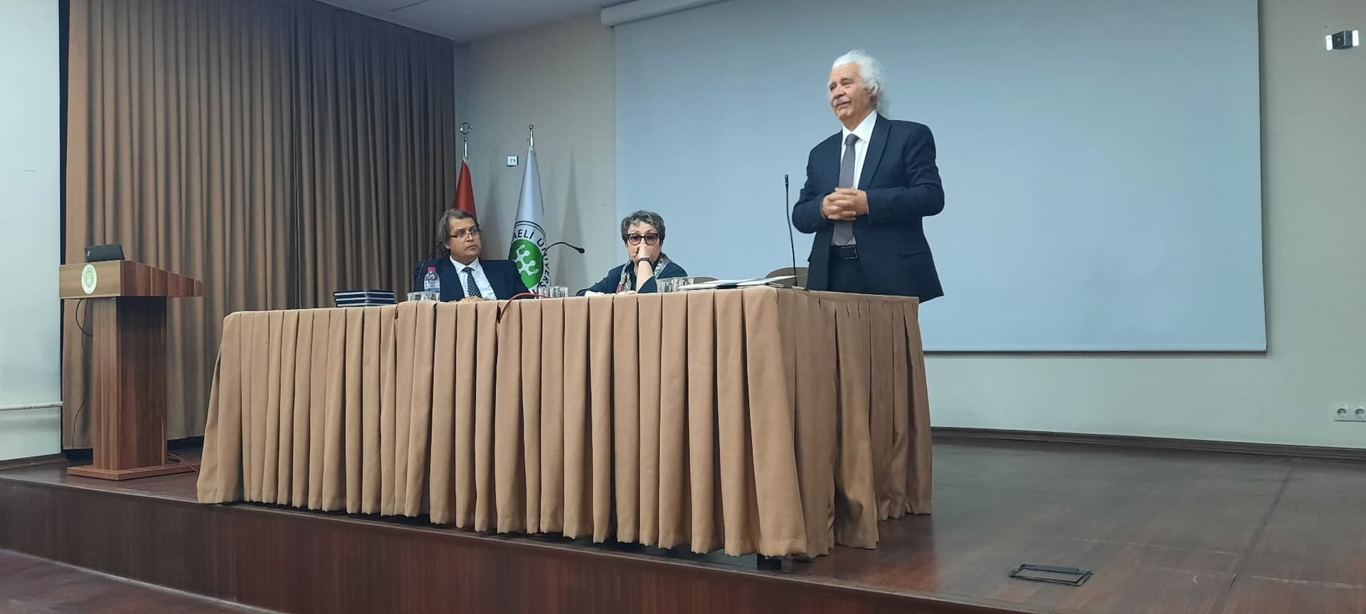 Şükran ve Hasan Pekmezci’nin Sanat Yolculuğu Kocaeli’de “Sanat ve Bellek” Başlığıyla Buluştu