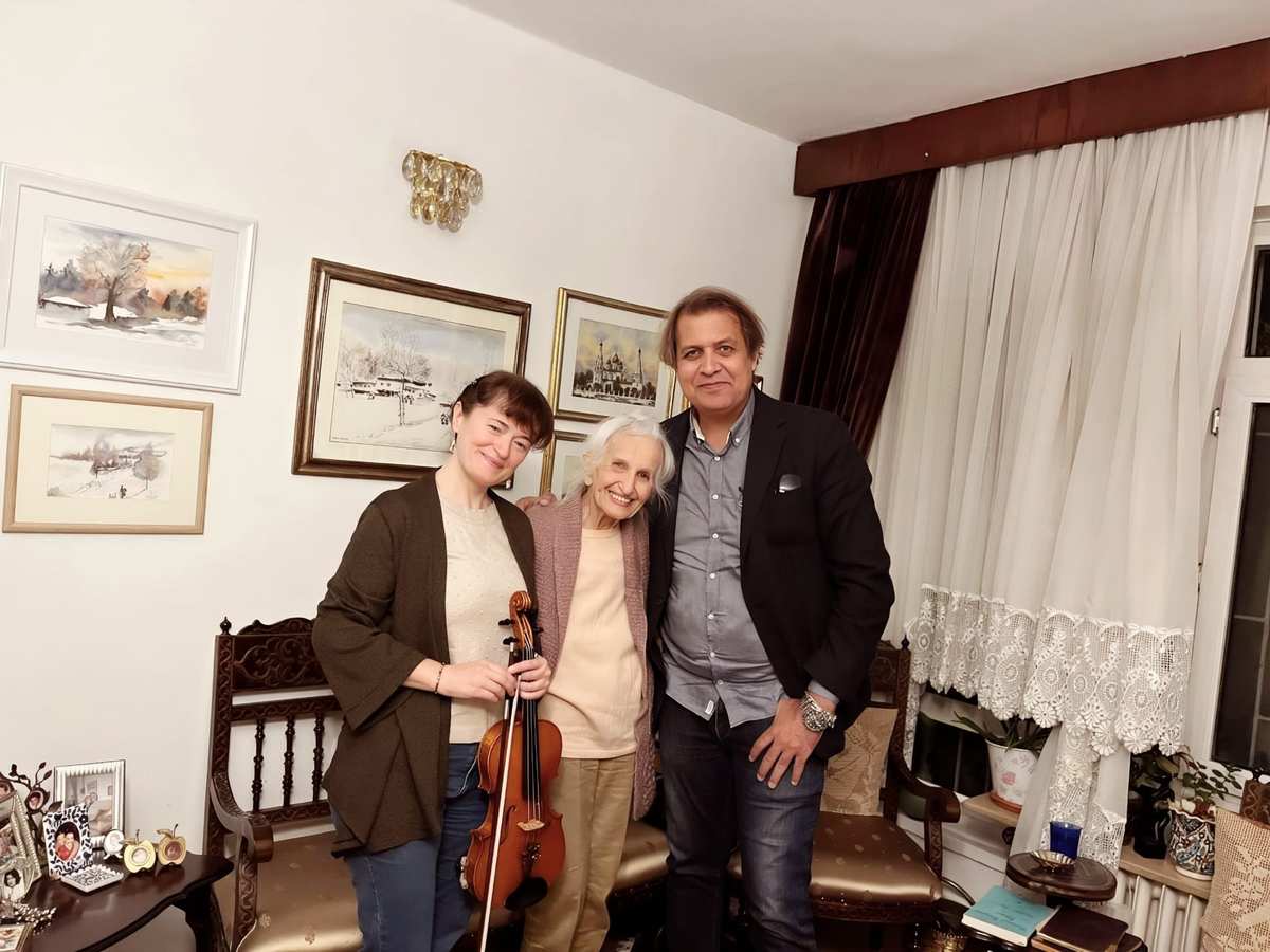 Gönül Hanım, Seda ve ben.
