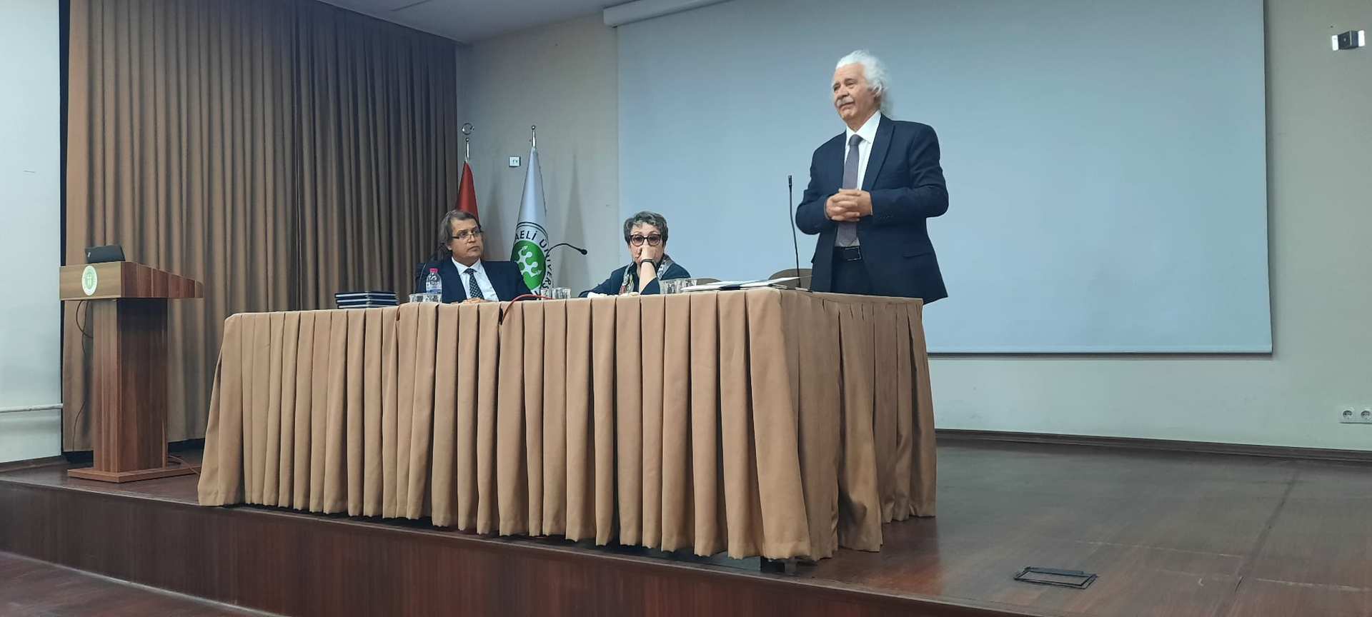 Şükran ve Hasan Pekmezci’nin Sanat Yolculuğu Kocaeli’de “Sanat ve Bellek” Başlığıyla Buluştu