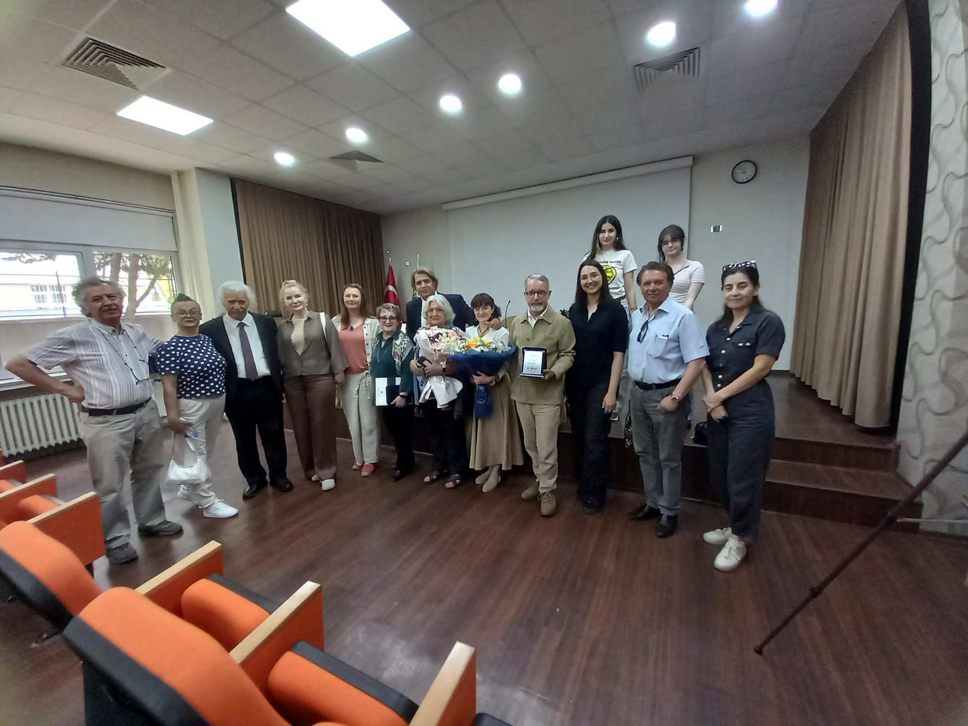 Şükran ve Hasan Pekmezci’nin Sanat Yolculuğu Kocaeli’de “Sanat ve Bellek” Başlığıyla Buluştu - Görsel 4